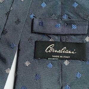 Corneliani nice shade of blue satiny silk Tie made in Italy 🇮🇹